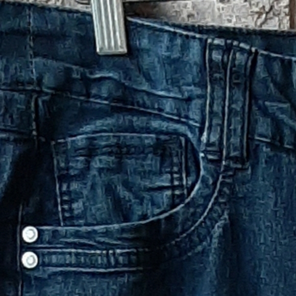 Pennington's Savvy Fit Like New Jeans - Picture 3 of 8